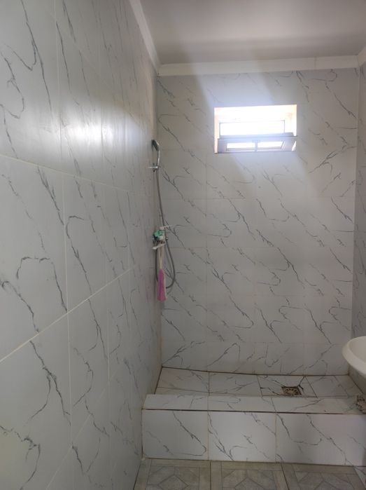 Кафель и сантехника