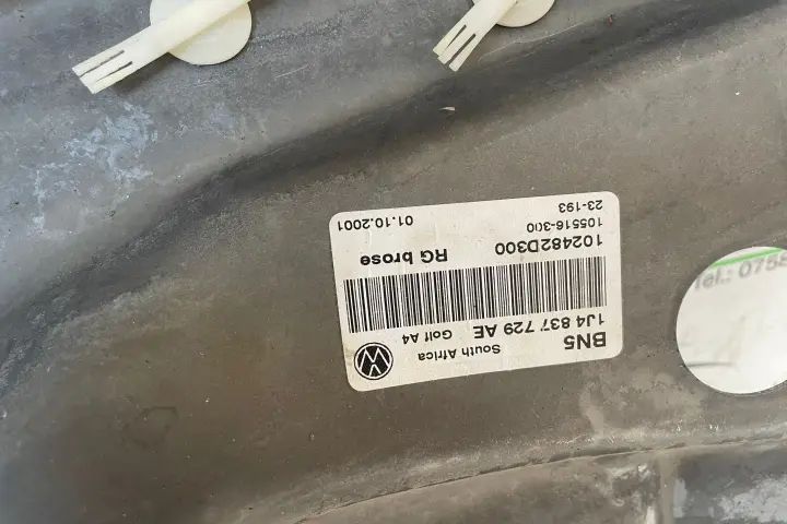 Macara geam fata stanga electrica Volkswagen VW Golf 1995