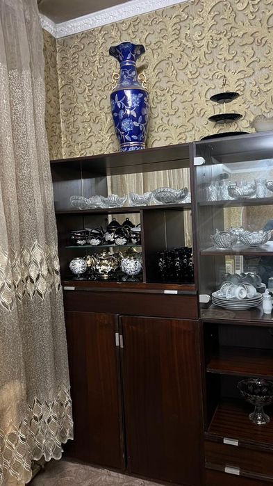 Продам классическую мебельную стенку
