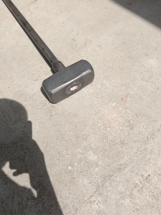 Кувалда балон ургани 8 кг темри турбаси билан 10 килола атирофи чикади