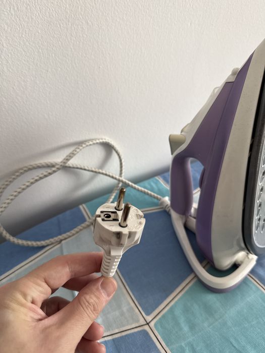 Продам рабочий утюг Tefal