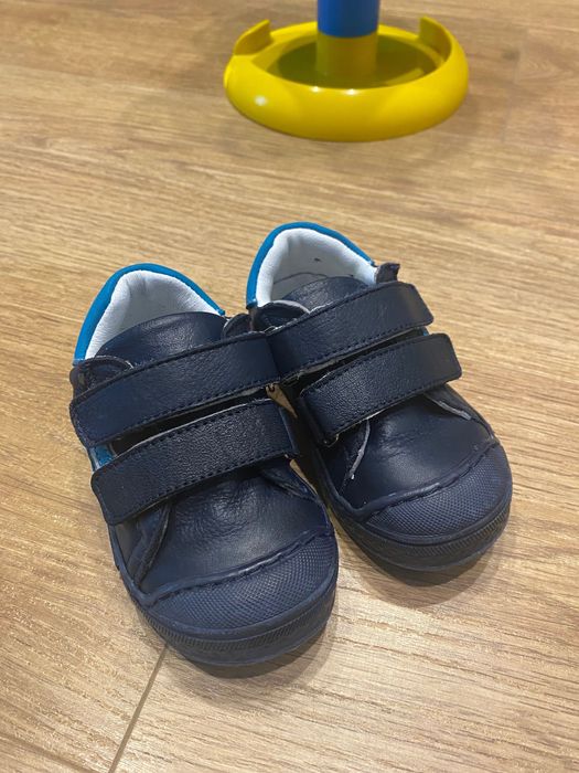 Обувки и боти за момче 22,23 номер
