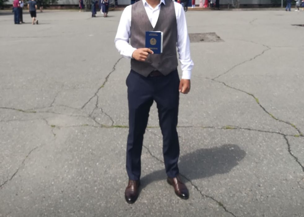 Продам костюм мужской