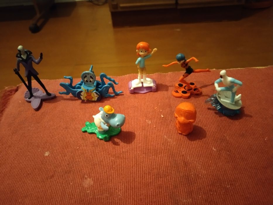 Нецки и Киндер сюрприз