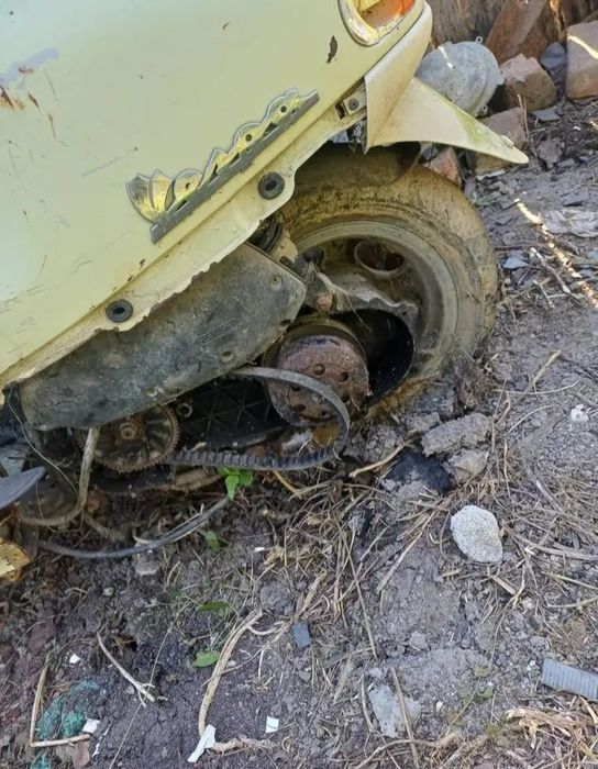 Scuter piaggio vespa pentru piese aștept oferte