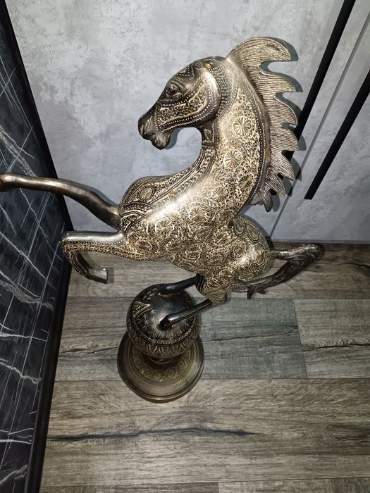 Продам бронзовую статуэтку!!!