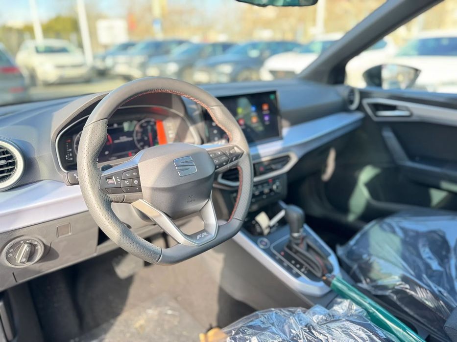 Seat Arona 2025 benzină, 27.426 € — imagine 5