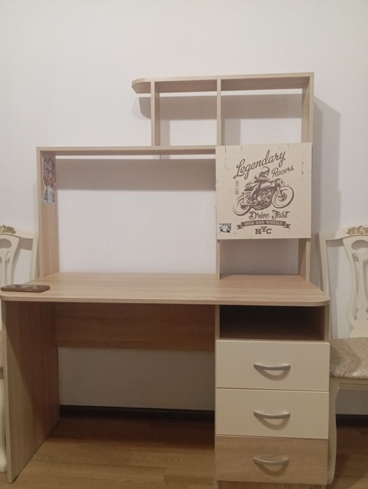 Продам письменный стол