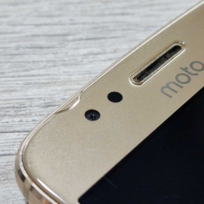 Телефон Motorola Moto G5s