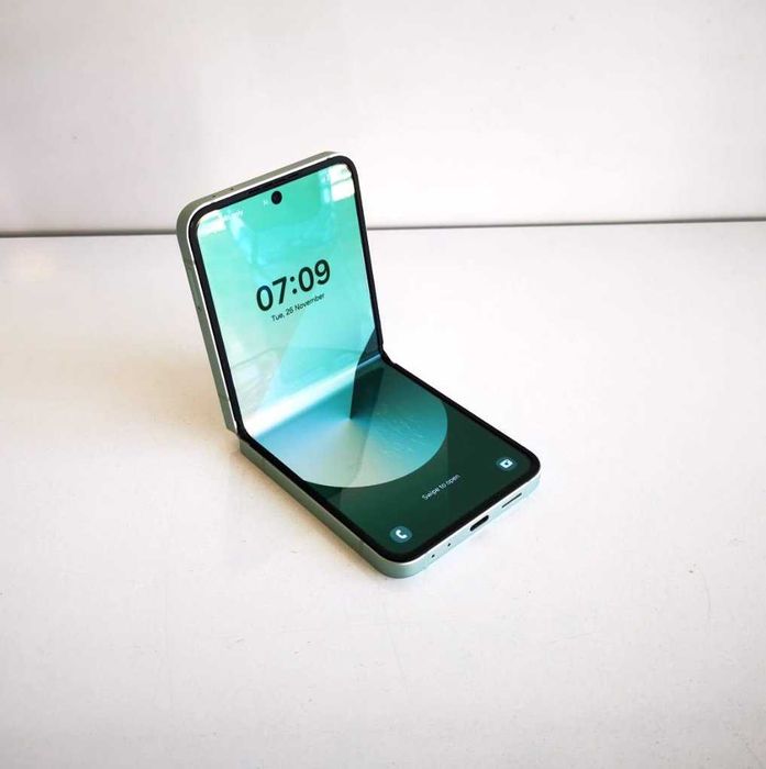 Samsung Galaxy Z Flip 6 12/512GB