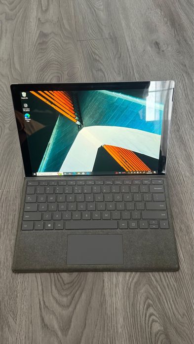 Microsoft surface pro i7 8th gen 16gb ram 480gb ssd
