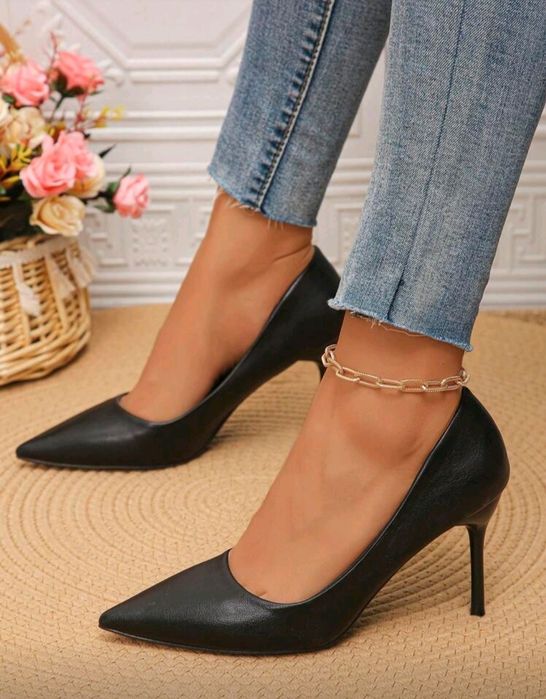 Два чифта нови дамски обувки на ток номер 34