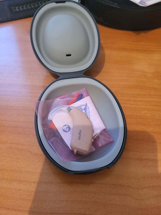 Слуховой аппарат продам срочно