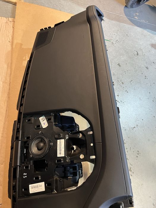 Plansa bord porsche cayenne 2024