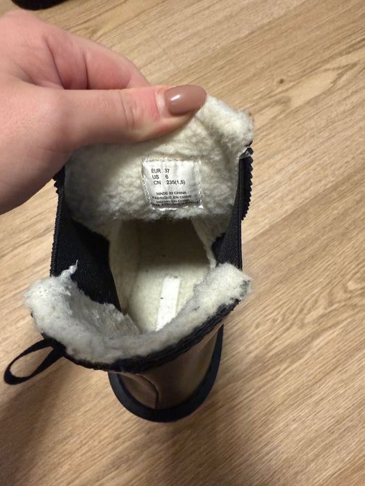 Черни зимни боти