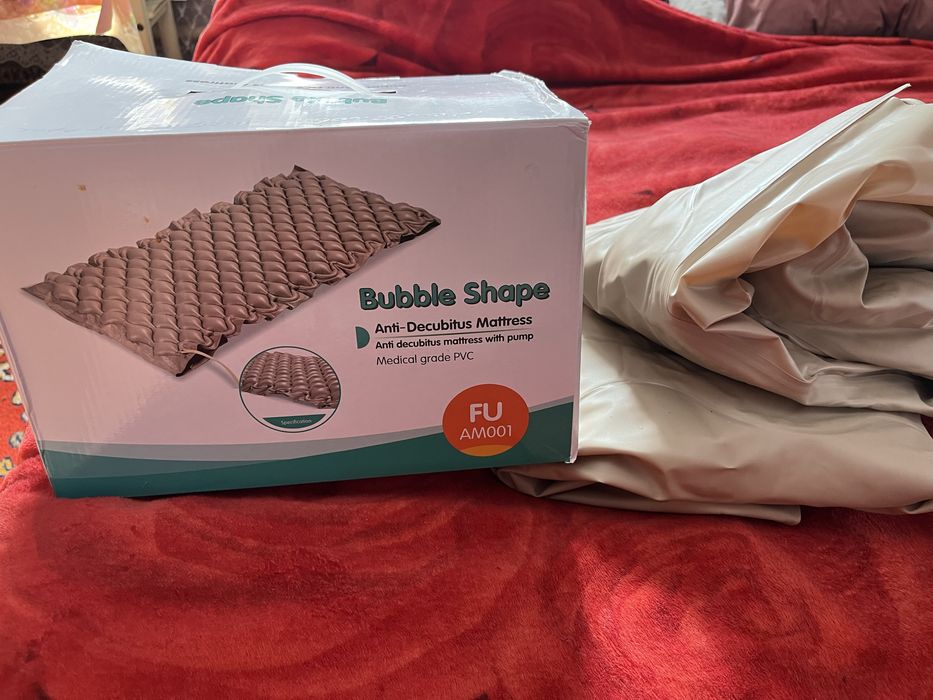 Срочно продам противопроледневый матрас и ванночку для мытья головы