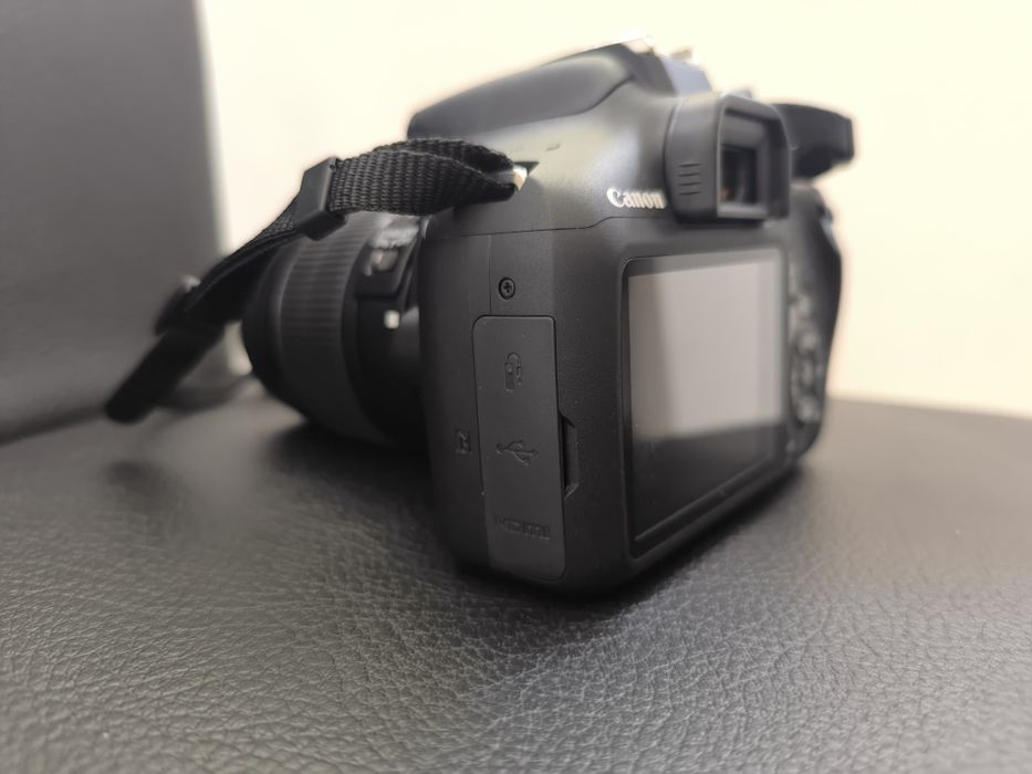 DSLR фотоапарат CANON EOS 2000D