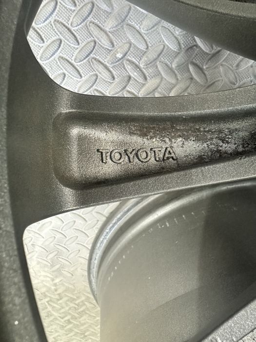 17-цола 5х114.3 - Toyota - Avensis-Auris-C-HR-Rav 4 - Prius-Verso и други