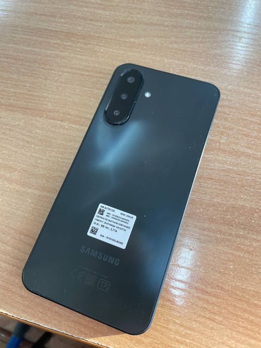 Самсунг гелакси а17