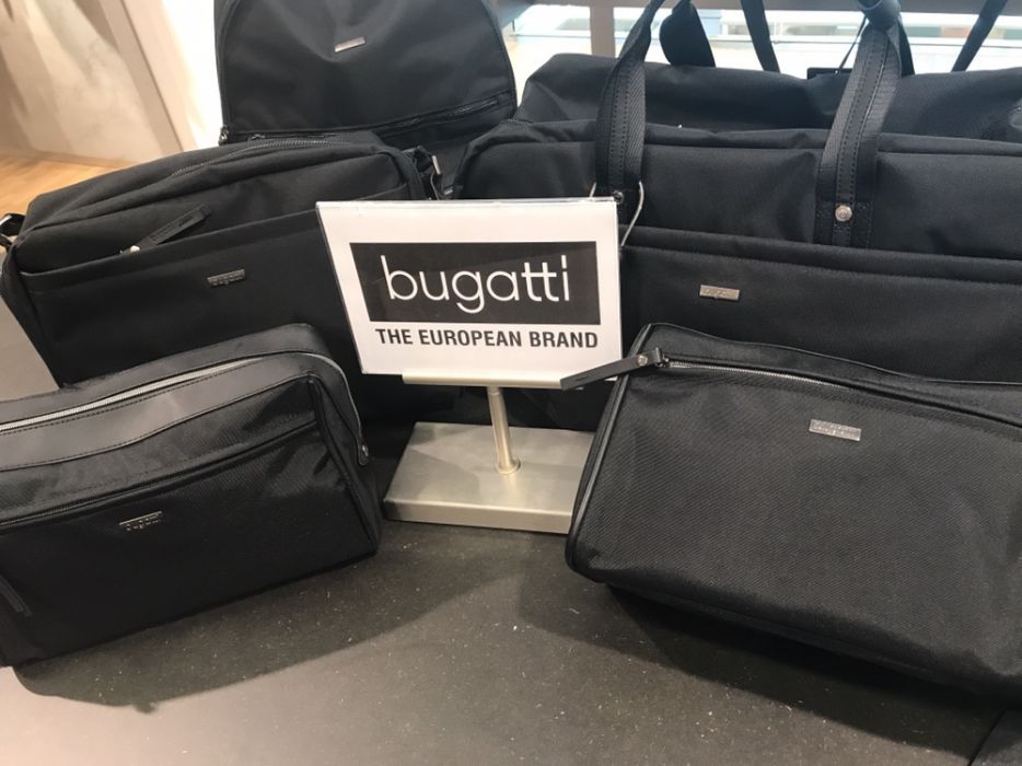 Vând geanta piele originala Bugatti.