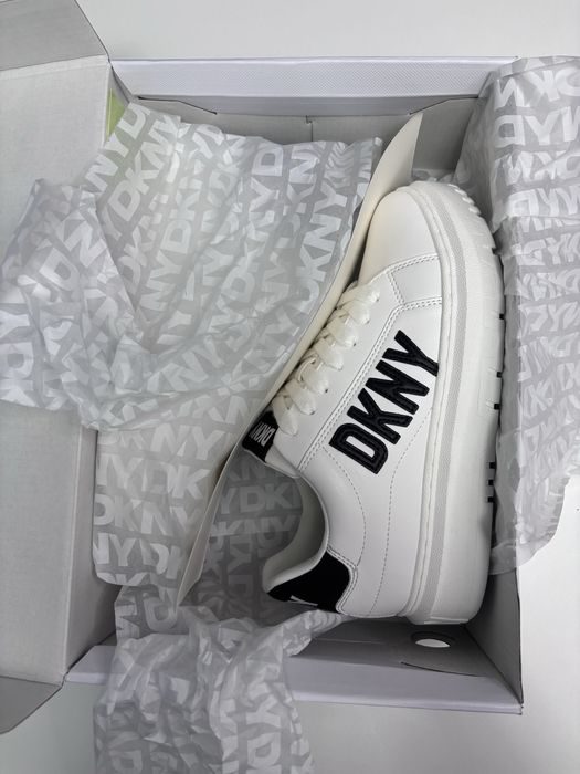DKNY sneakers 38
