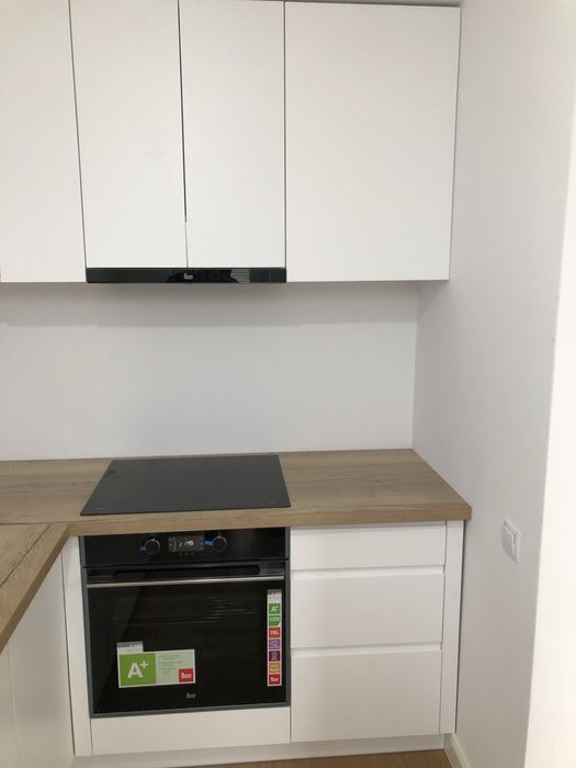 Inchiriez apartament strada Mihai Eminescu(langa Parcul Central)