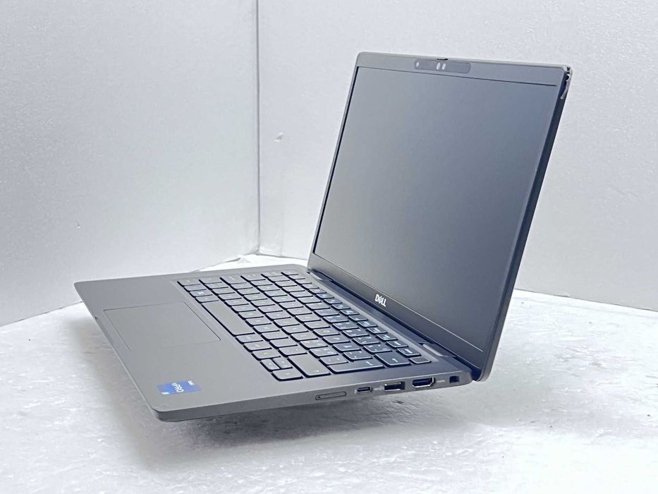 Реновиран лаптоп Dell Latitude 7330 13.3" i7-1265U 32GB 1020GB