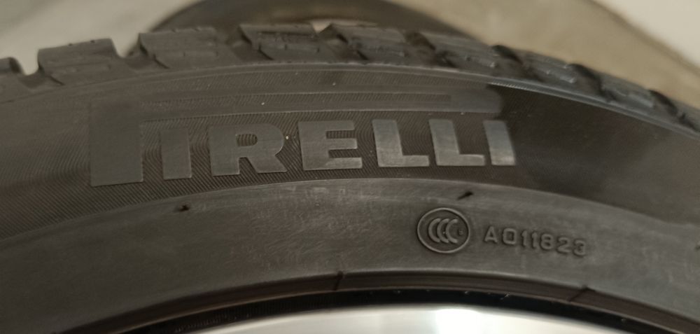 Оригинални джанти с гуми зимни 18 цола за Bmw G30 G31 дот 2021г