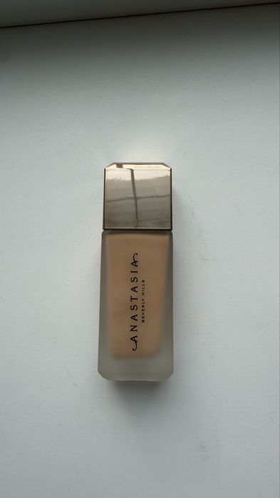 Тональный Anastasia Beverly Hills