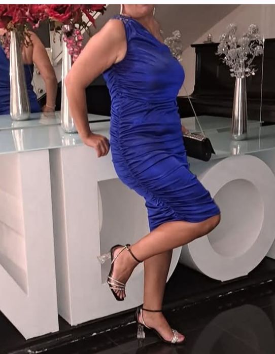 Rochie elegantă cu pietre