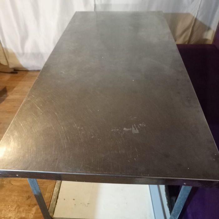 Продам стол с нержавеющей стали