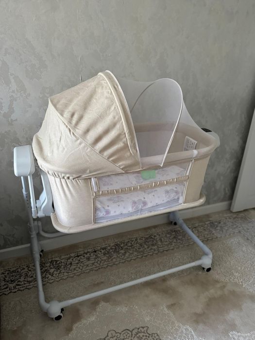 Продам детскую манеж-кровать