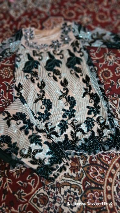 хаммаси янгидек деярли кийилмаган кийимлар кофта юбка туркияники