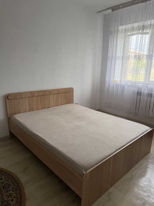 Кровать с матрасом