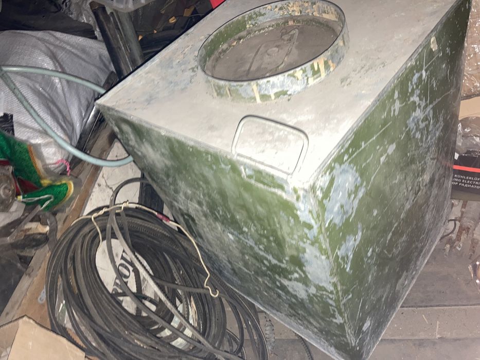 Продам бочку металлическую