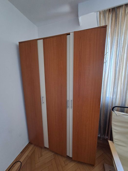 Dulap haine cu 3 usi