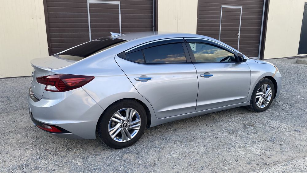 Hyundai Elantra/ 2.0/ 2020