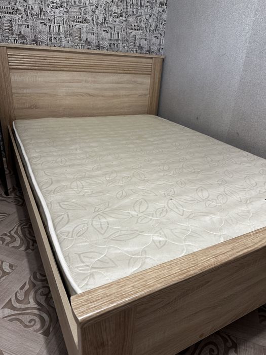 Кровать двуспальная