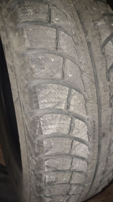 Зимние шины 215/65/R16