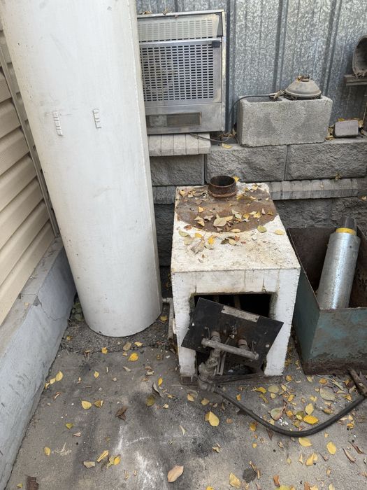 печь с водяной рубашкой горелкой  и титаном