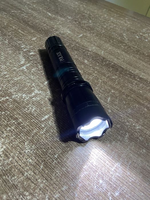 Продам фонарик с электрошоком