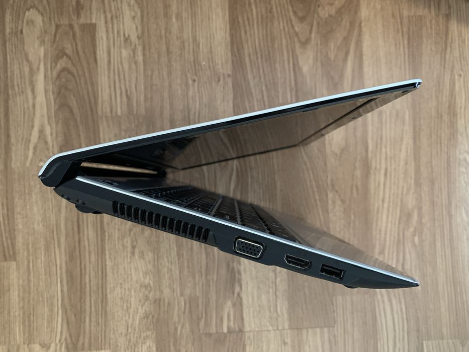 Laptop Asus Slim intel core i3,Display 12,6 inch,4gb ram,Ssd 130gb mem