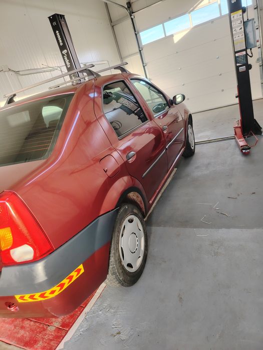 Vând Logan 1.4 benzină