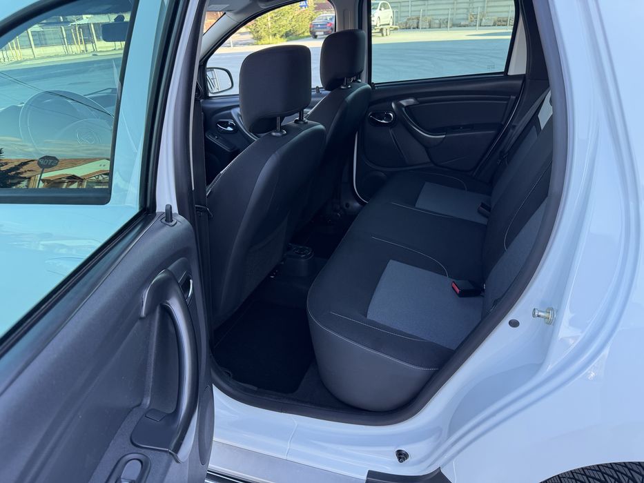 - Dacia Duster - Model Prestige - 4x2 - An 2016 - 1.2 TCE - 125 CP - Euro 6 - 75.000 km -