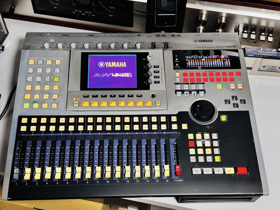 Mixer digital all in one YAMAHA AW-4416,workstation,16piste,HDD inclus