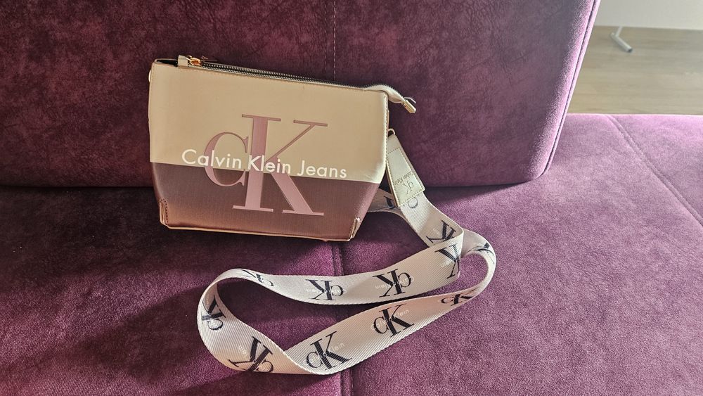 Дамска чанта Calvin Klein