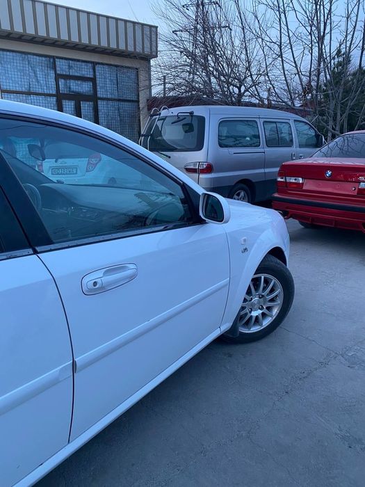 Lacetti 1.8 2011.