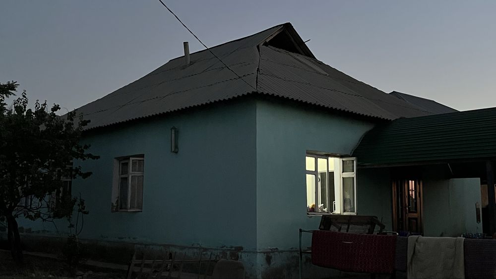 Үй сатылады. Жер үй сатылады