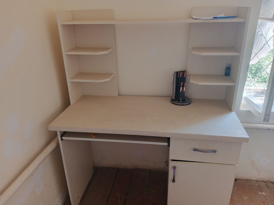 Школьная стол сотилади