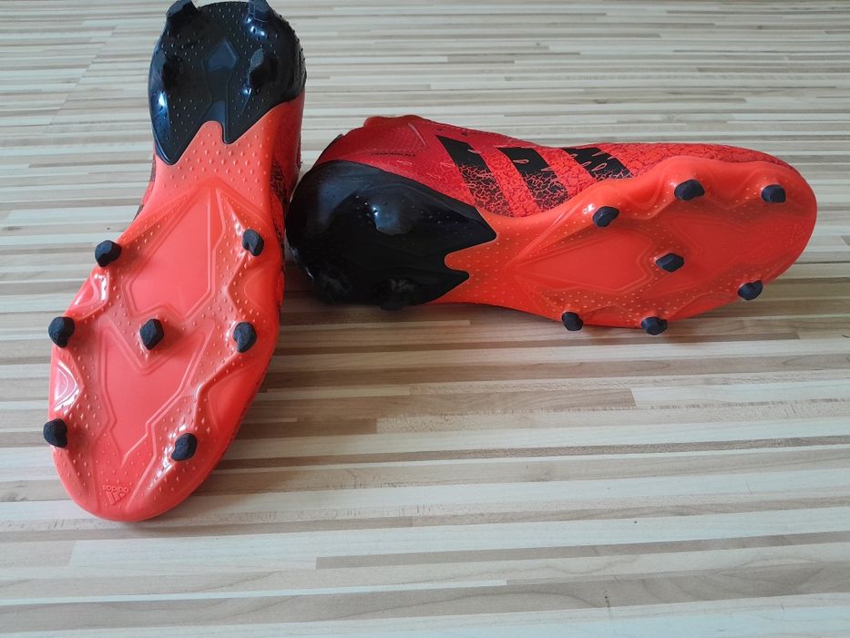Adidasi pentru fotbal